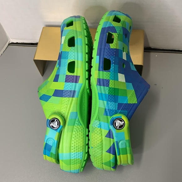 CROCS Blue and Green Classic Digi Block Mosaic Design 36/37 Junior Size 4 - Picture 4 of 9